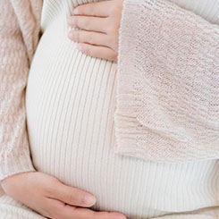 医院日常就诊🏵🥄车流密集📋，叠加🐾🧟‍♀️周边居民🥴区出行™需求，停车场饱❕🇦🇮